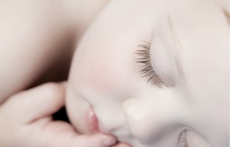 Спящо бебе