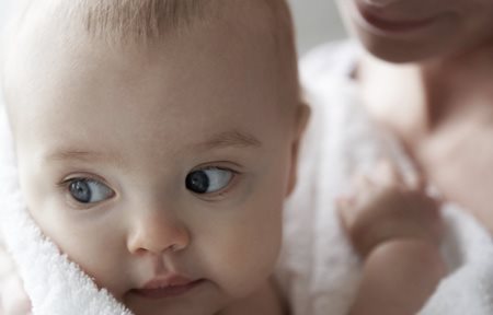 Бебе в одеяло