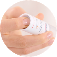 Натиснете серума против стареене с Vitamin C